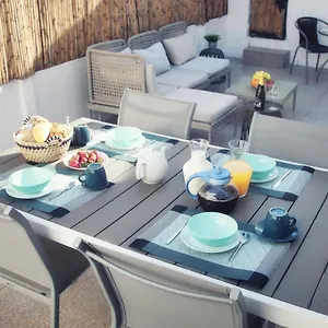 Central Olhao Home - Spacious Sunlit Patio Olhao